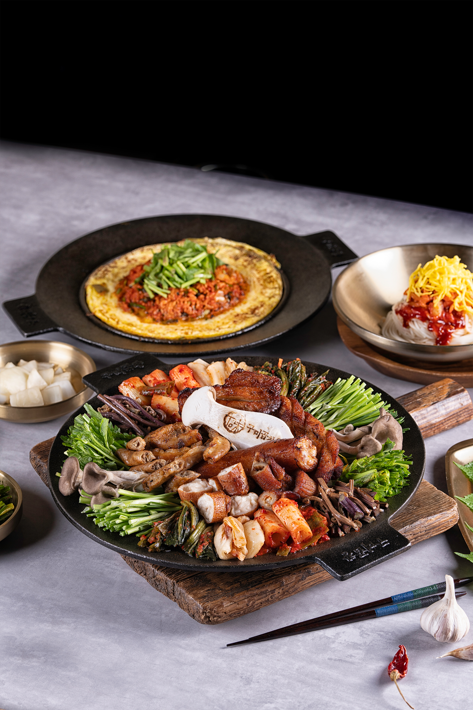 グミホルモン 新沙 焼きホルモンと九節盤