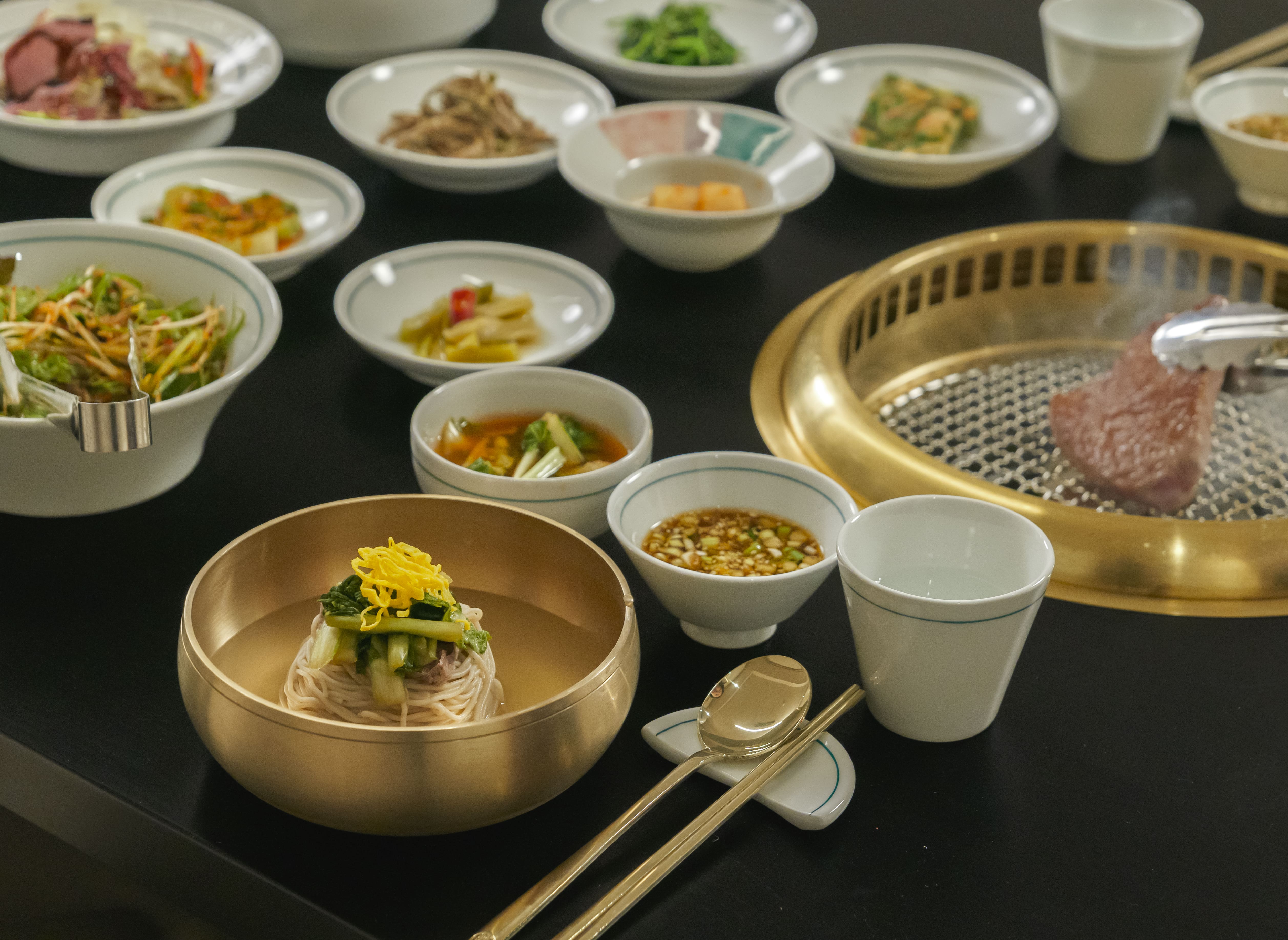 Bonpiyang 狎鴎亭の平壌冷麺と豚カルビ