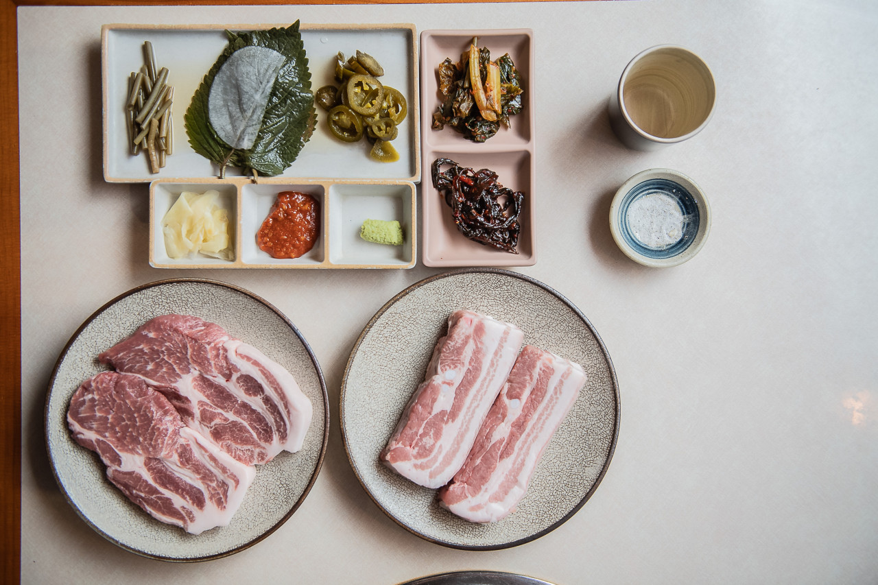 Ggupdang 蠶室邦宜分店炭烤豬肉與配菜