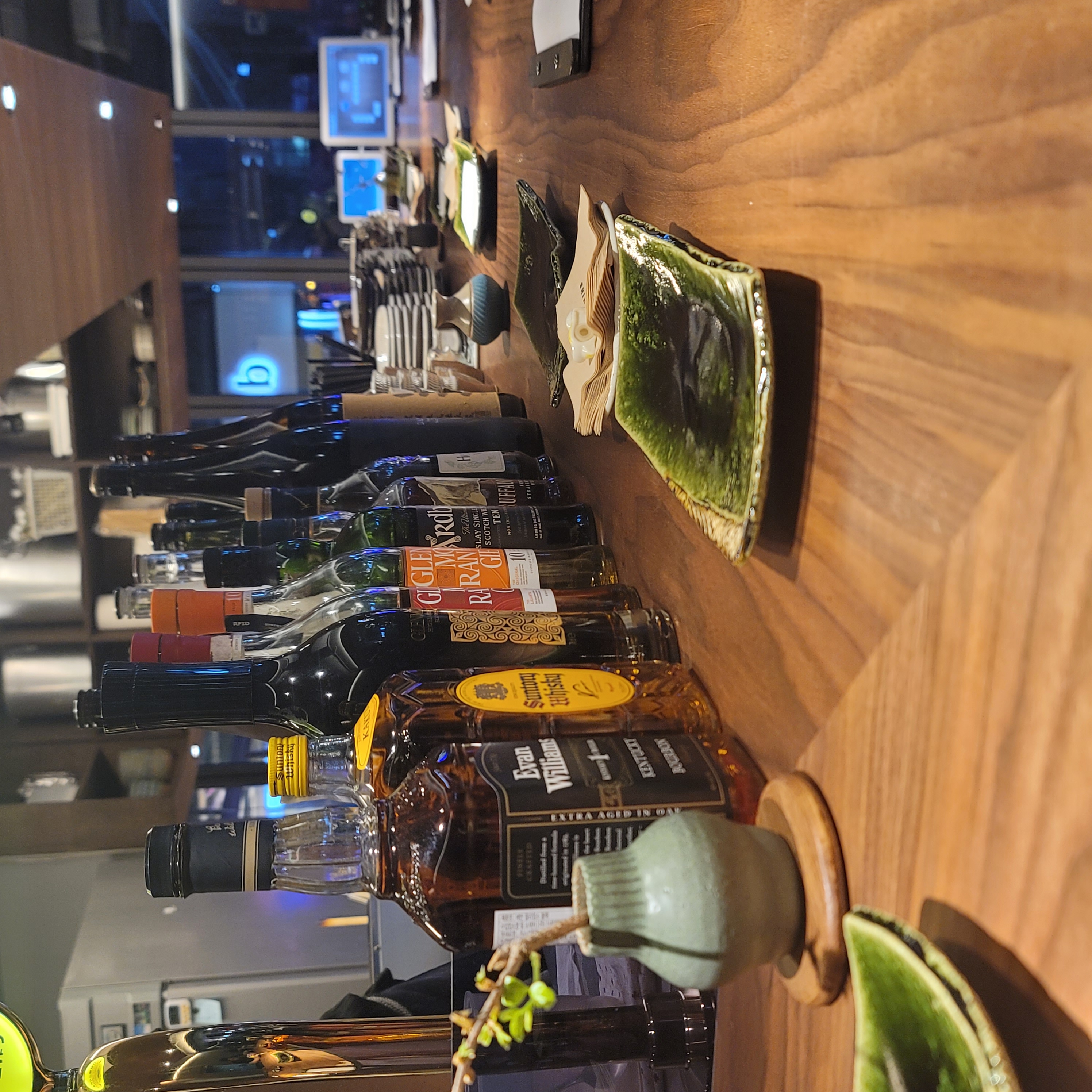 Shirakawa Tempura standing-style tempura bar in Apgujeong Rodeo