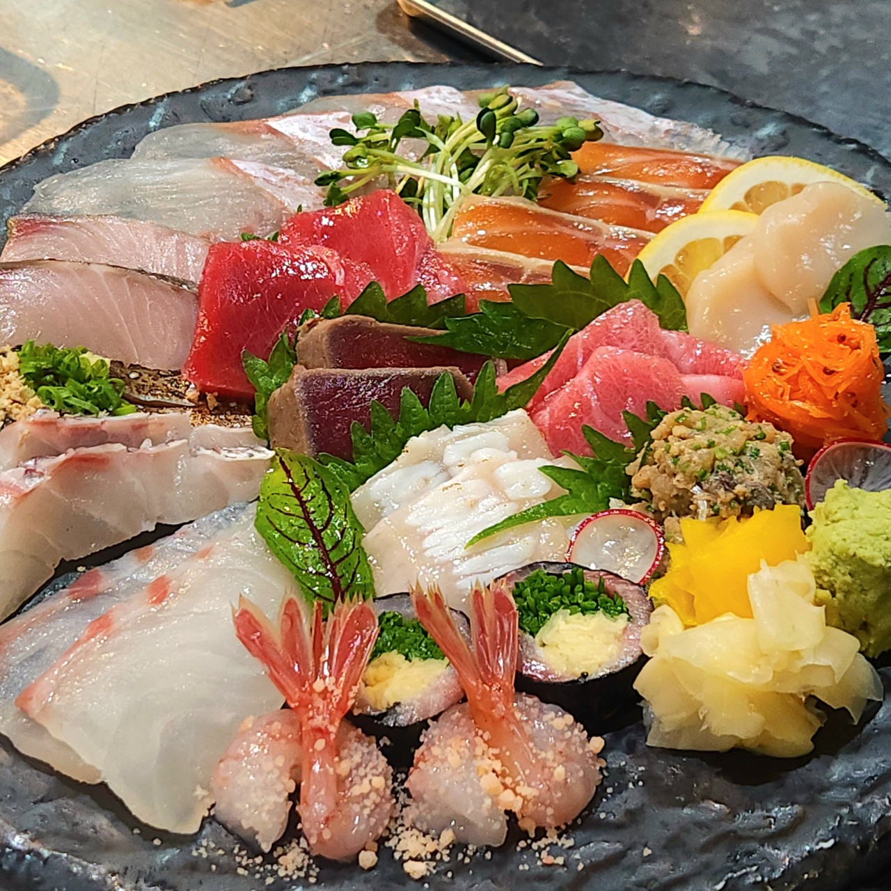 Sashimi Meeting Yeonnam sushi and sake pairing in a modern room