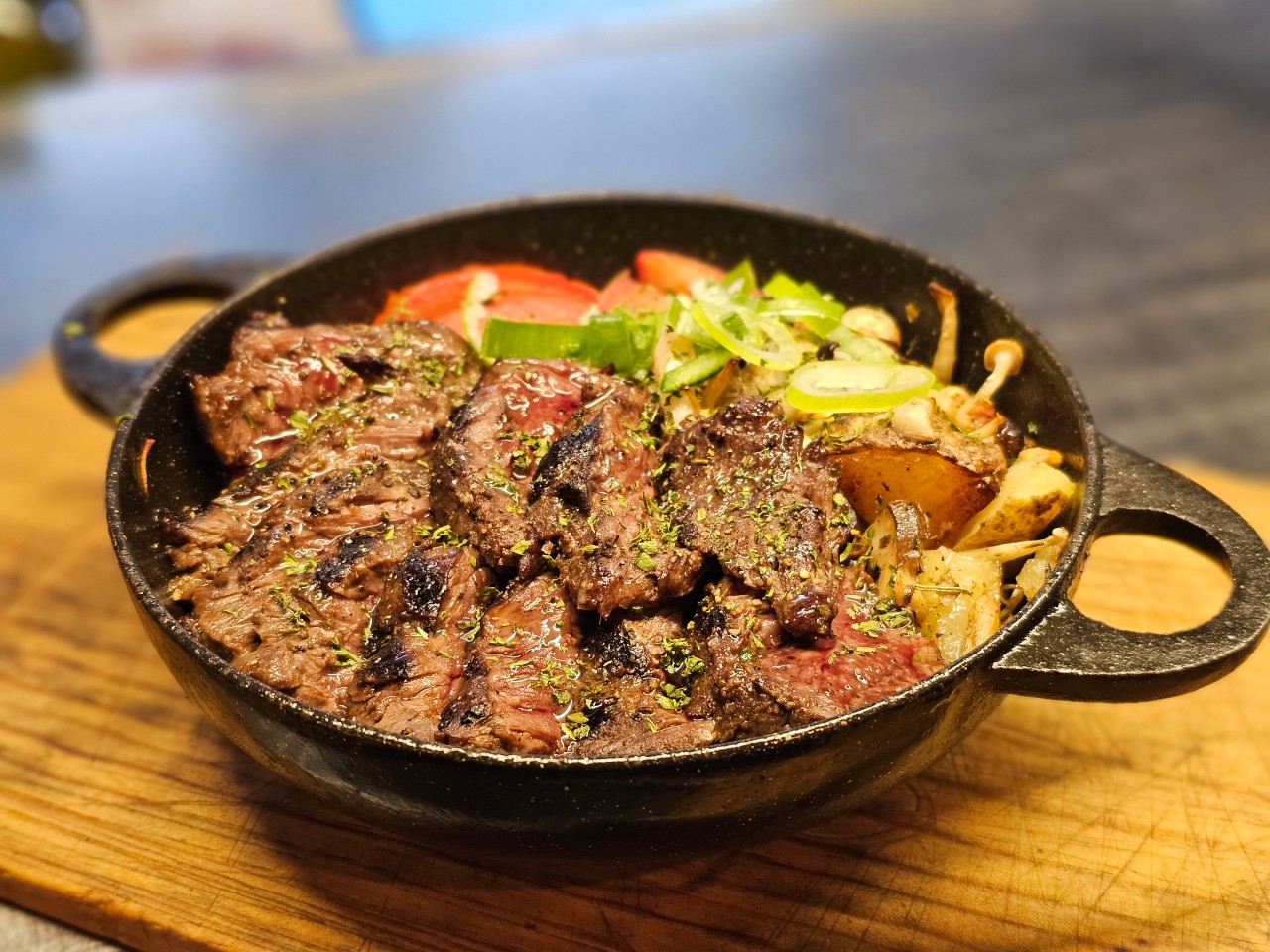 La Planque舒适的法式小酒馆菜品与葡萄酒