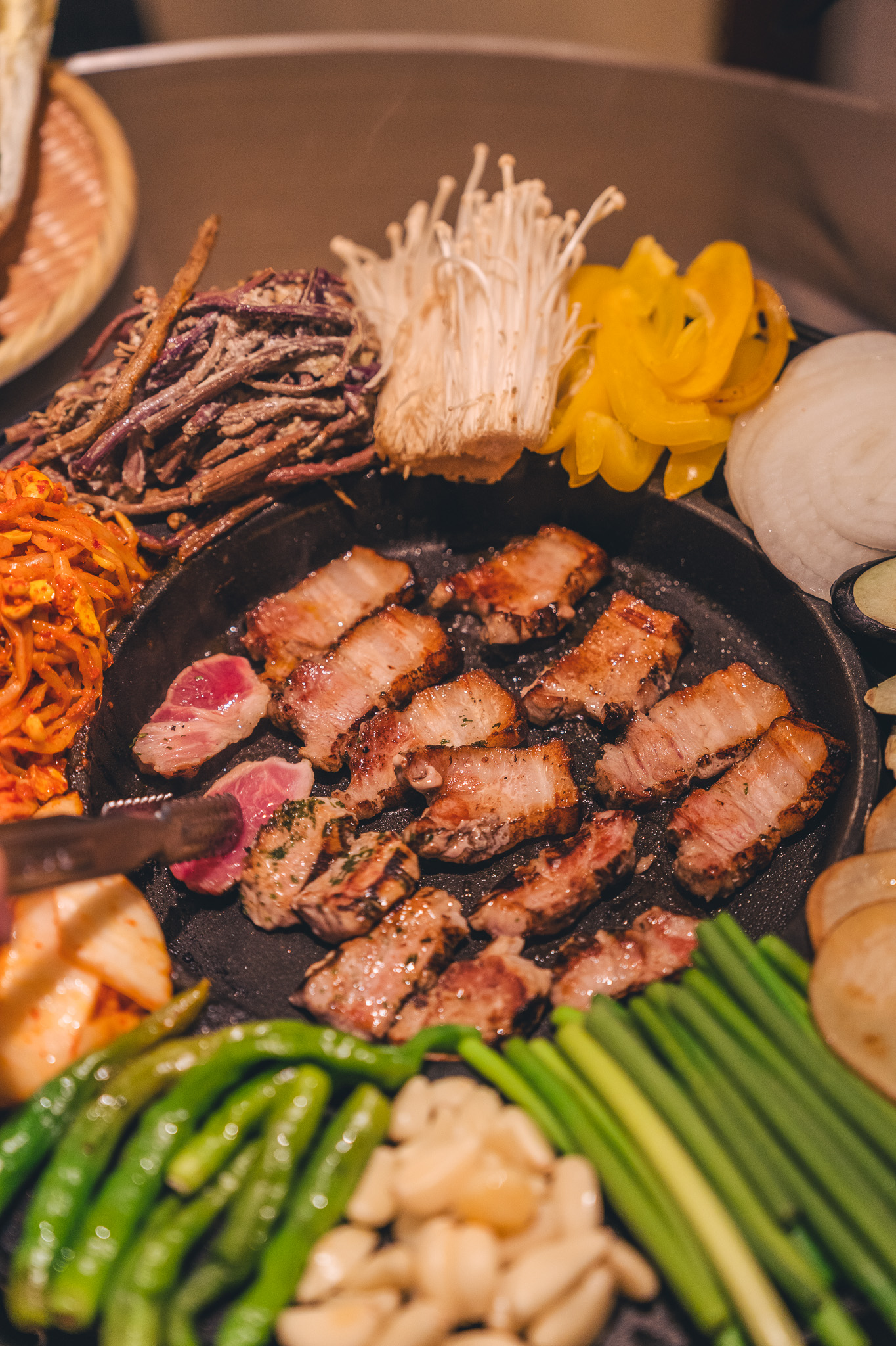 Nanrohoedam 传统烤盘与168小时熟成猪肉