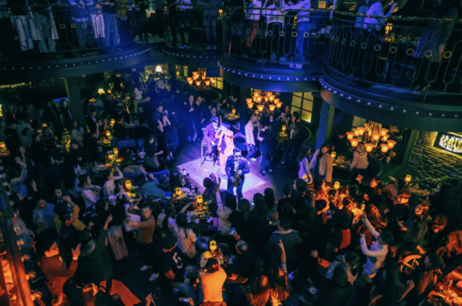 GET ALL RIGHT Haeundae live stage lights and audience