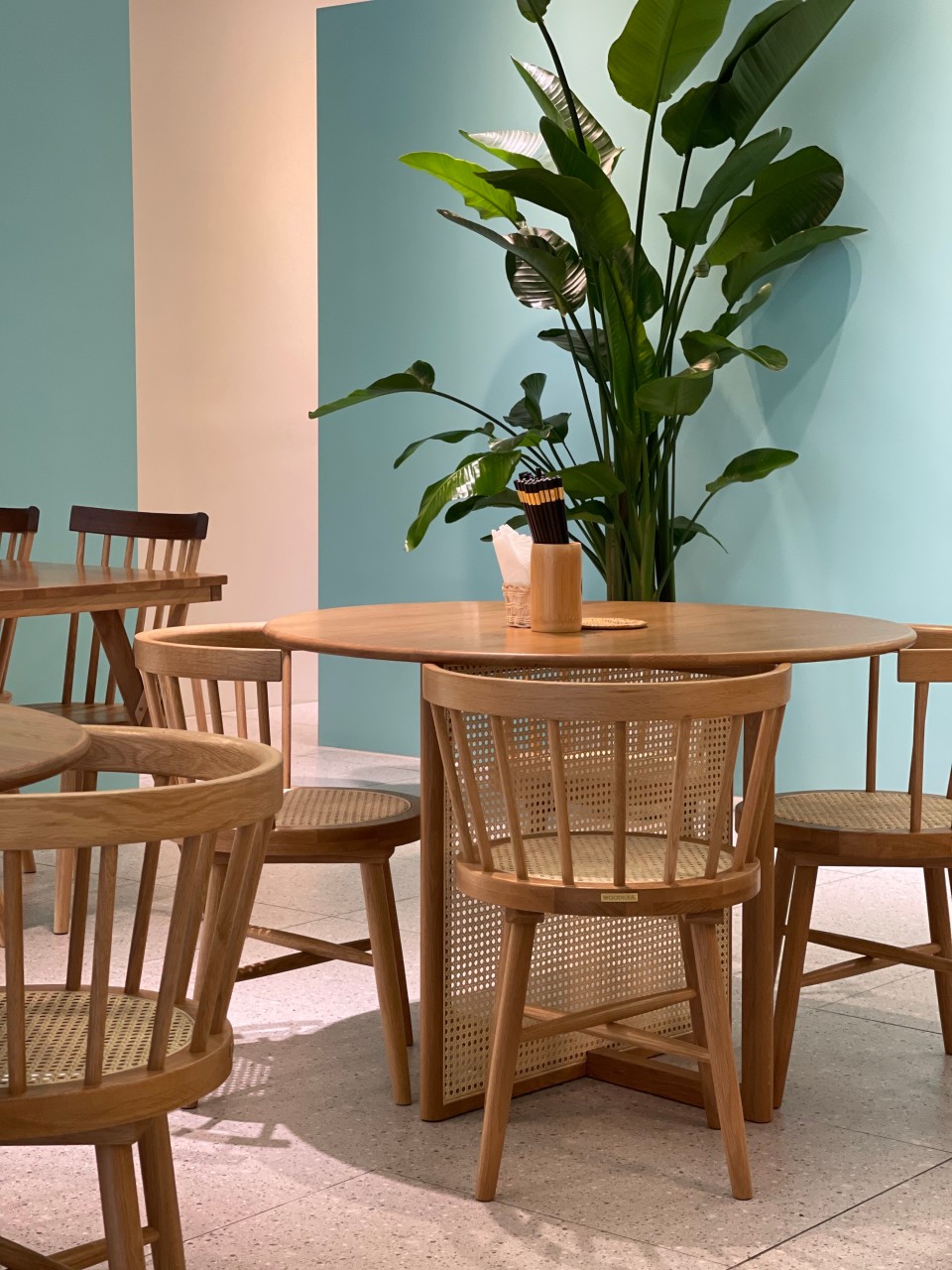 An An Gangnam 店內裝潢，薄荷米色調與越南料理