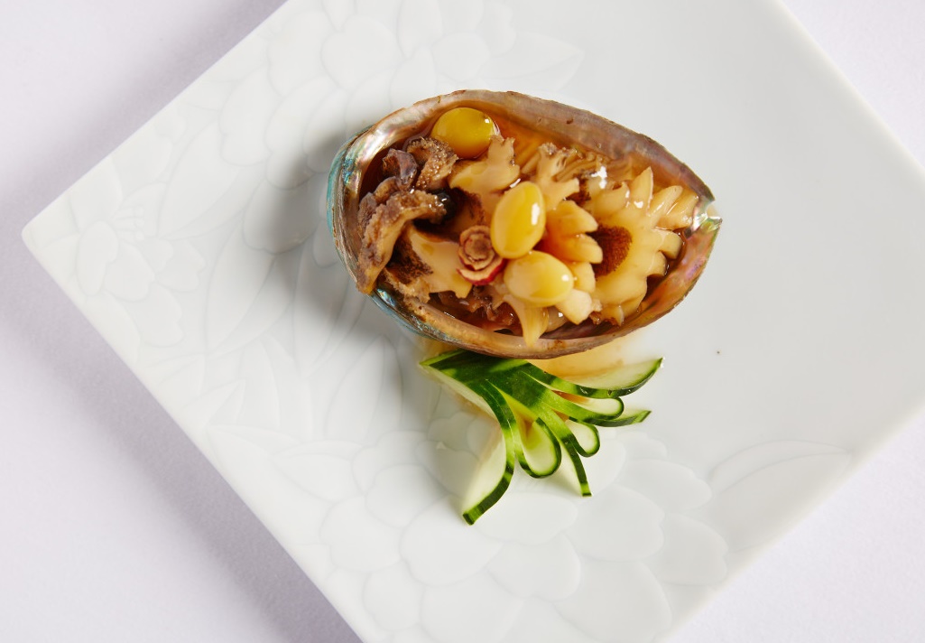 Bongraeheon hanok dining room with royal cuisine course - Image 8