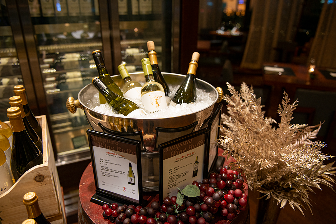 Hotel Nongshim Ristorante buffet spread with live stations