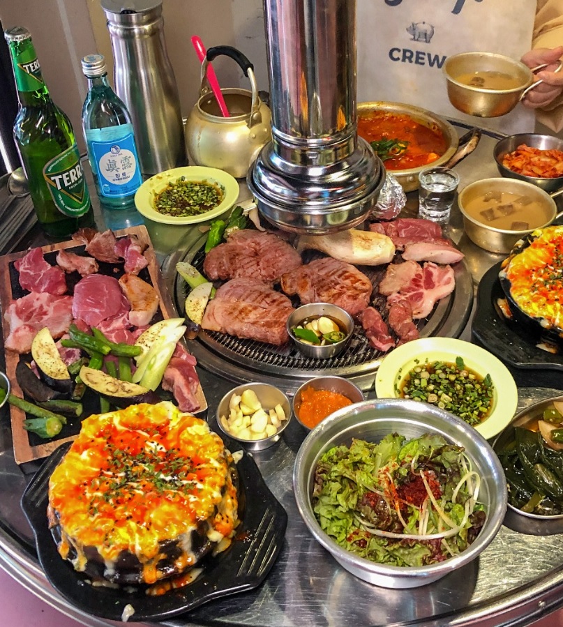 Backdon Sinnonhyeon specialty cuts with cold noodles