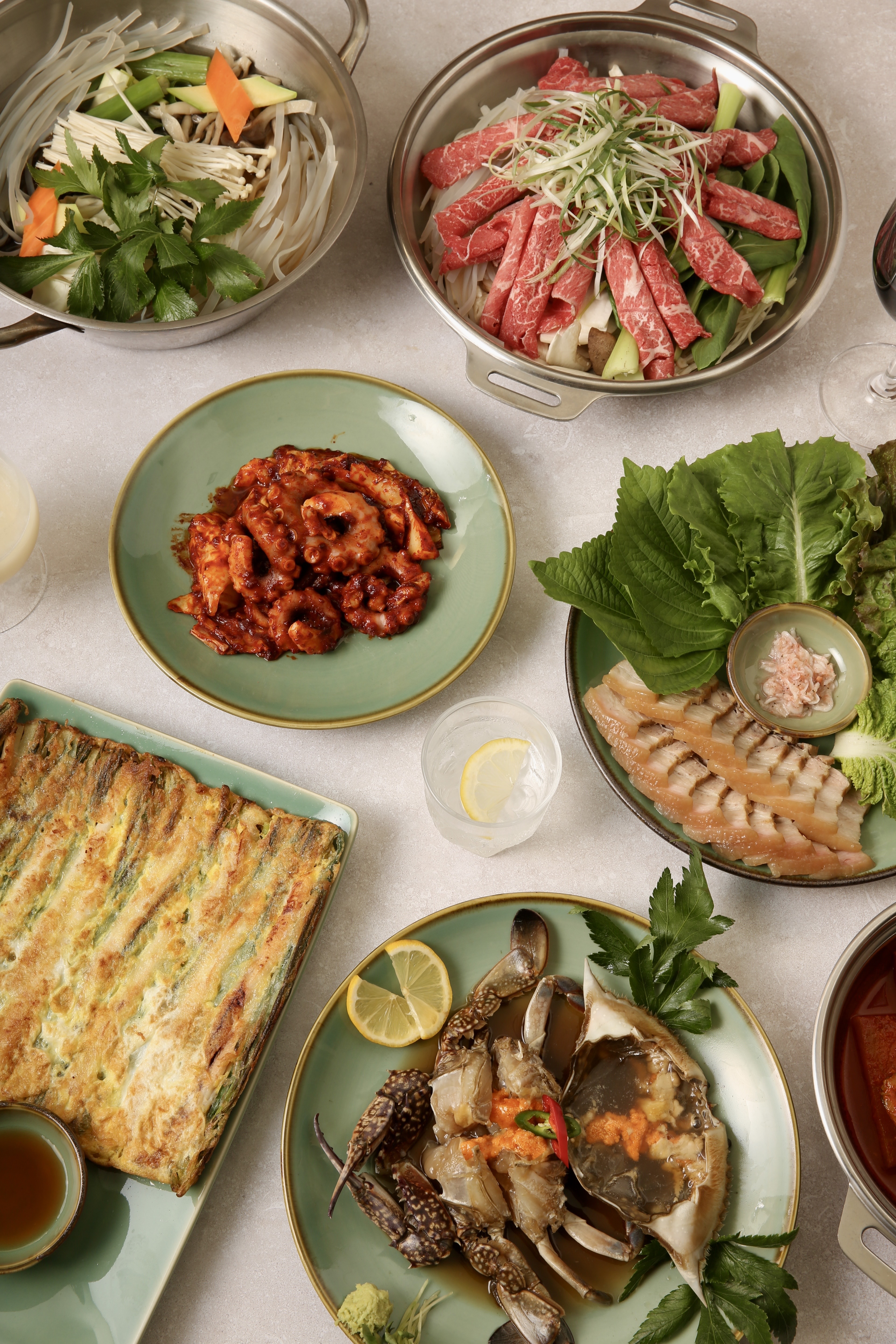 米潭齋良才分店整潔韓食餐桌及多道小菜