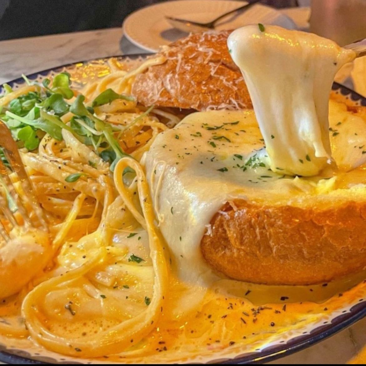 Dali181 精品餐廳內部，靈感源自薩爾瓦多·達利的工作室