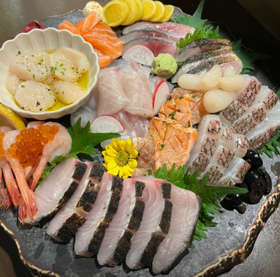 Dai Jobu Nakseongdae sleek bar with sashimi and highballs