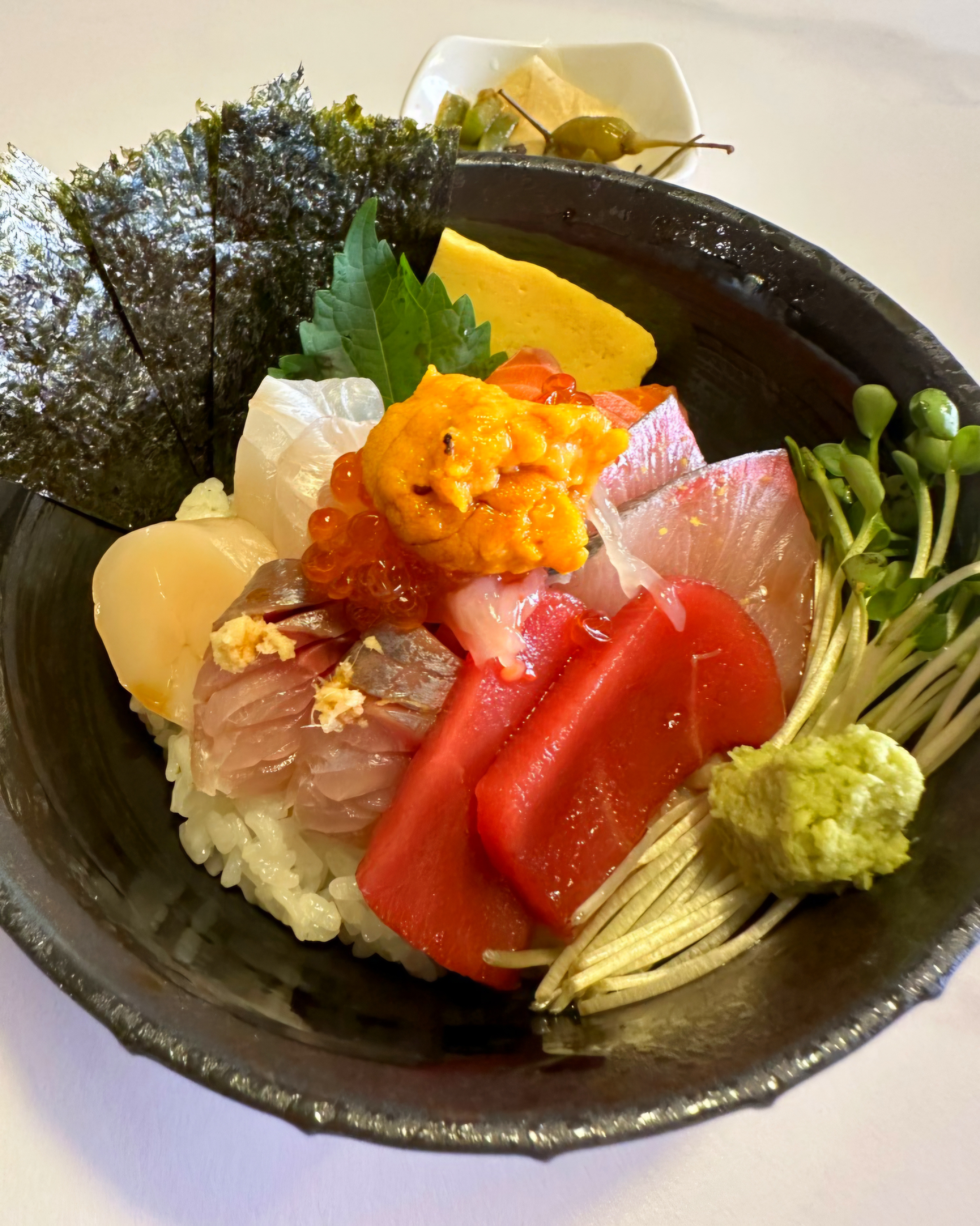 Makise Hapjeong kaisen-don with uni and ikura