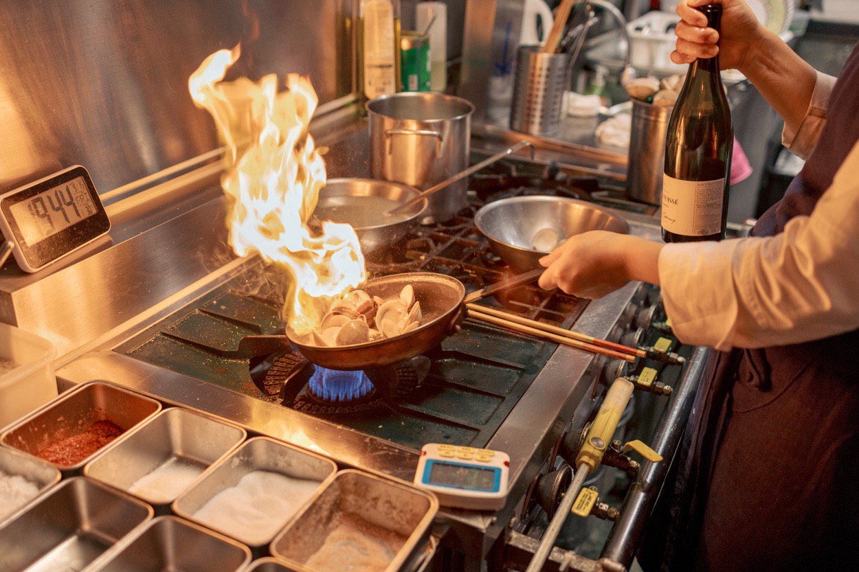 Seongsu Ohoh餐酒吧套餐摆盘与酒品搭配