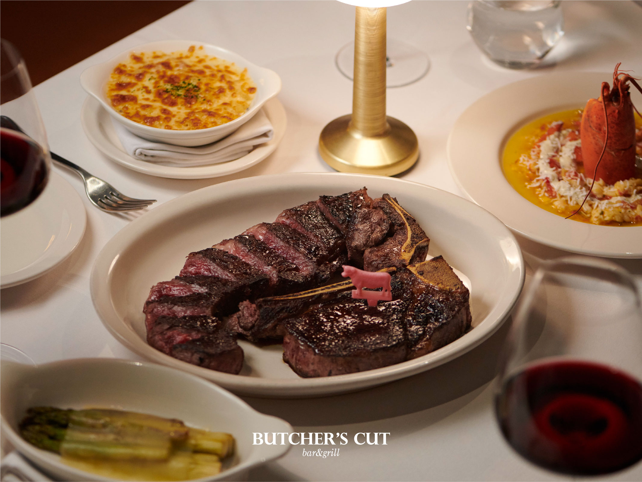 Butcher's Cut Gwanghwamun steak course slicing at the table