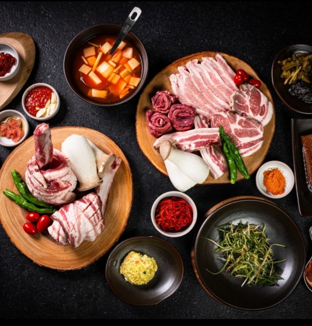 Tamra Factory Magok炭火依序烤制猪肉