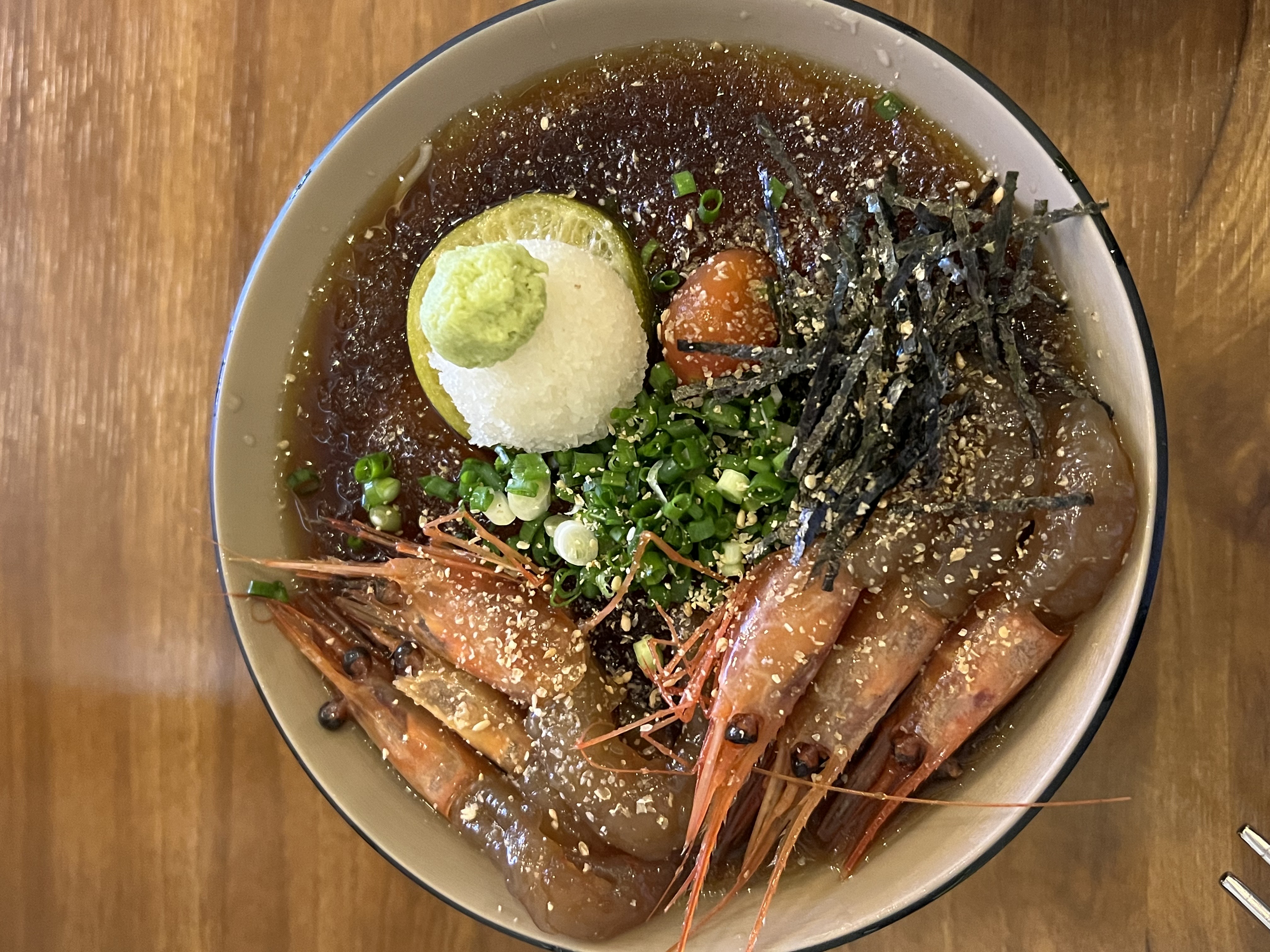 ムラエのモンミル、甘エビのせ冷たいそば