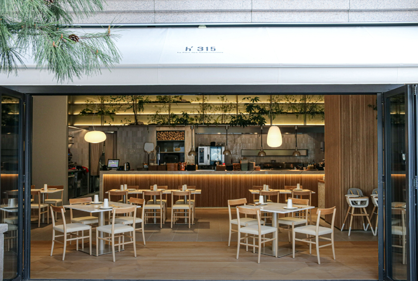 H315 Mia open kitchen and garden-inspired interior