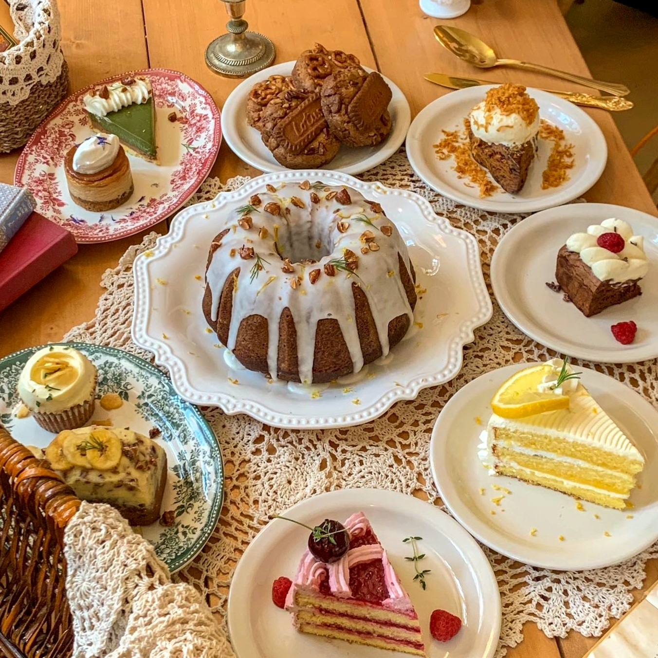 Cafe Pepper无麸质蛋糕，包括猫咪蛋糕和咖啡