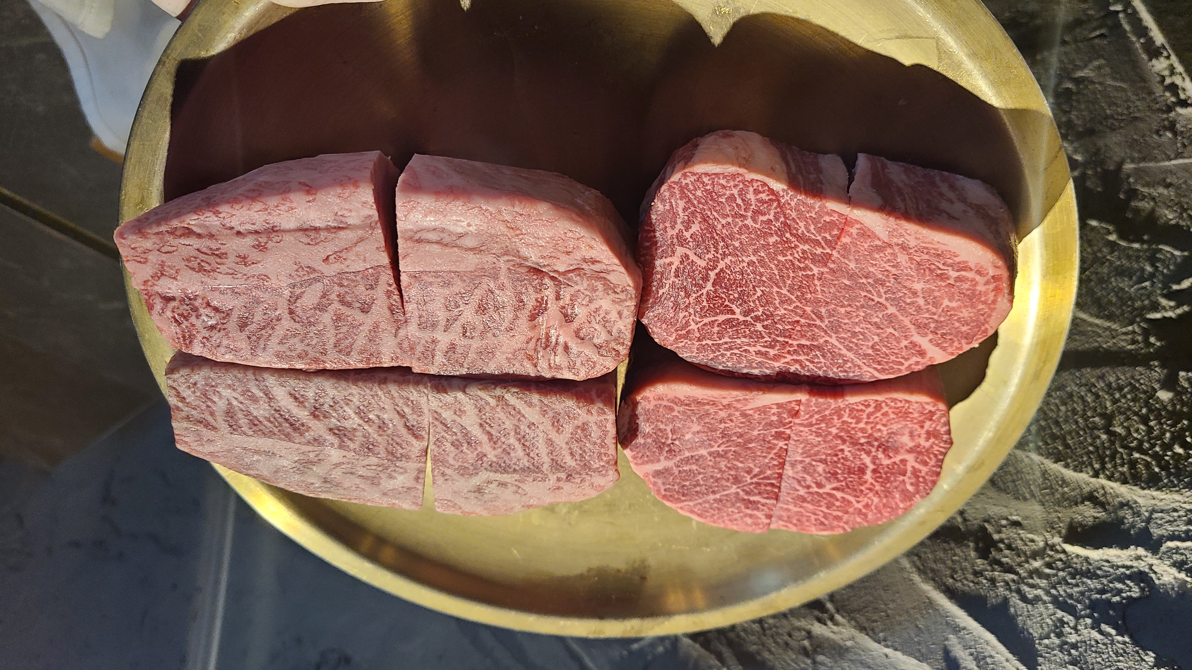 Chongyom Korean beef omakase plating with seafood course