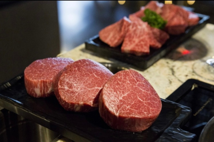 Puerco江南西店搭配红酒的熟成牛肉