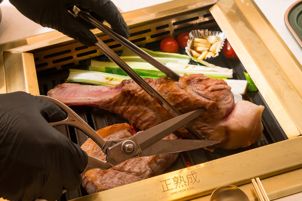 Jungsooksung 首爾大學附近的炭火熟成豬肉及桌上小菜
