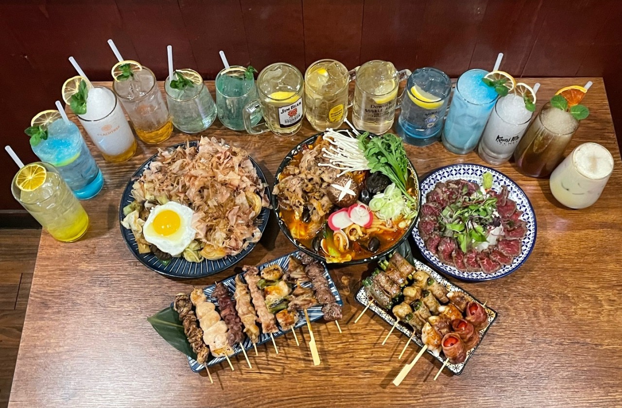 Hikari Tori 串焼きとハイボール