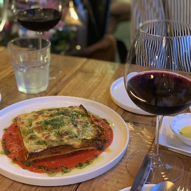 My Boston Bistroの京義線森の道ビューにワインと料理