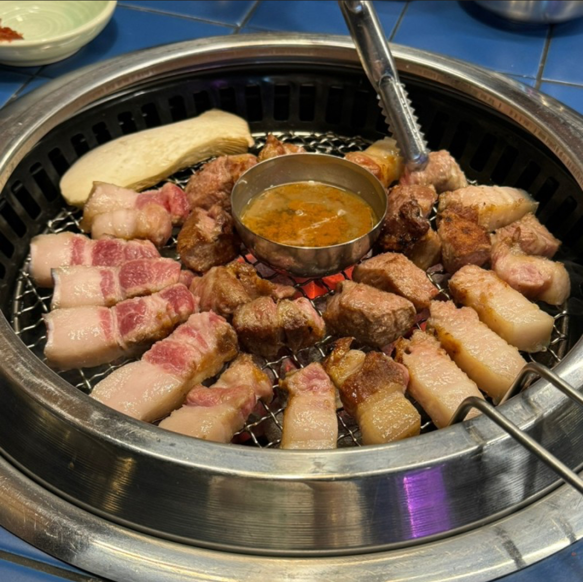 칠돈가 용산점の厚切り済州豚肉カットのグリル