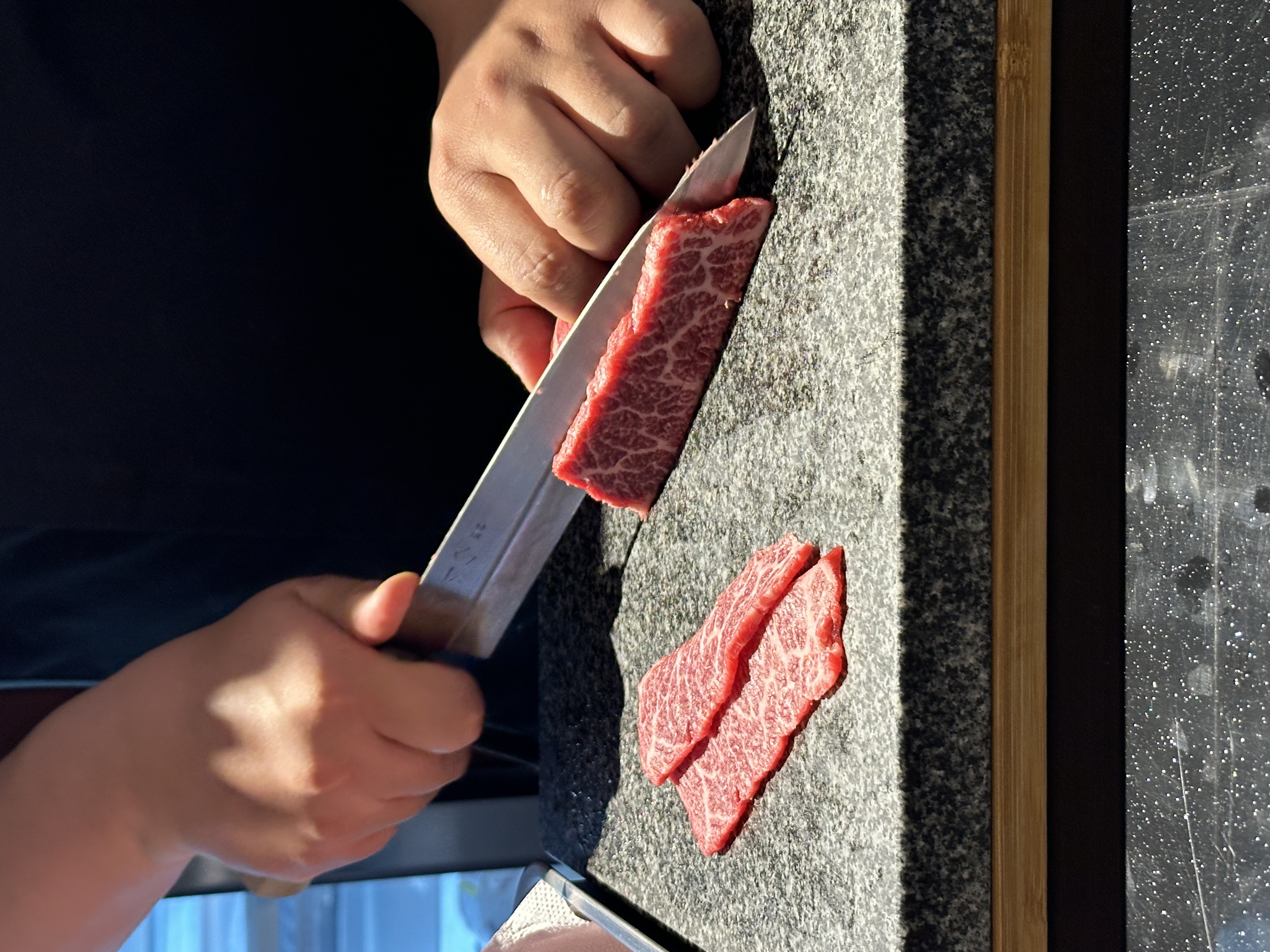 치직 韓牛拼盤、高球酒和深夜城市景觀