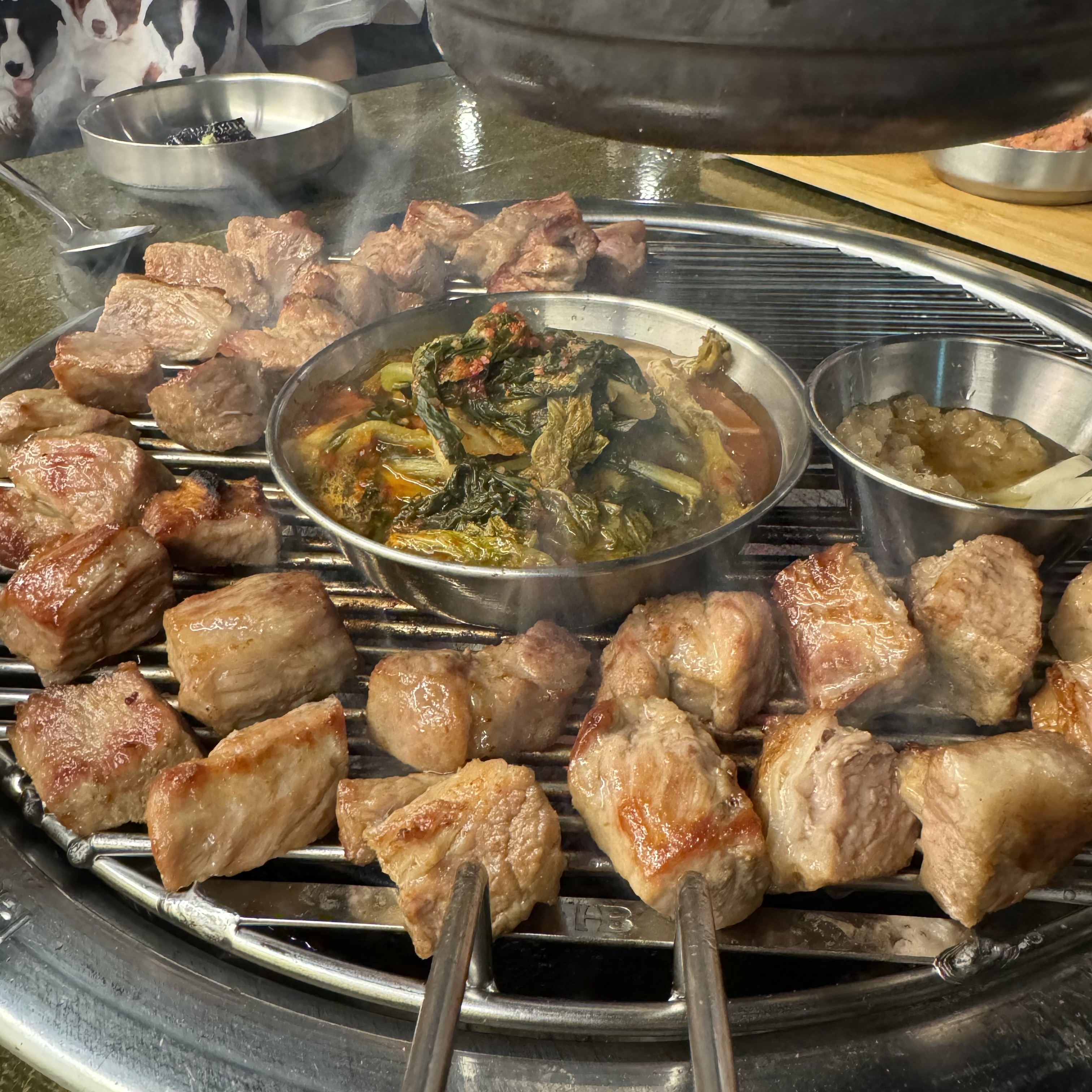 Gogitjip-yeol Nonhyeon pork belly grill and side dishes