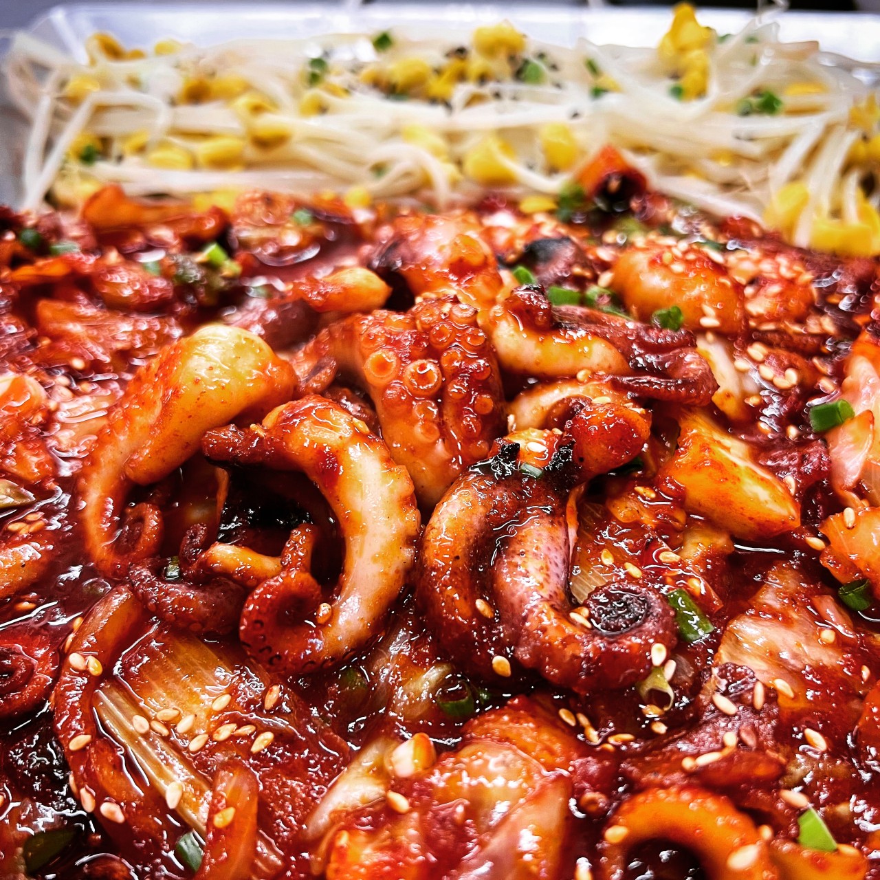 Red Great House jokbal alley pub dishes and makgeolli in Jamsilsaenae