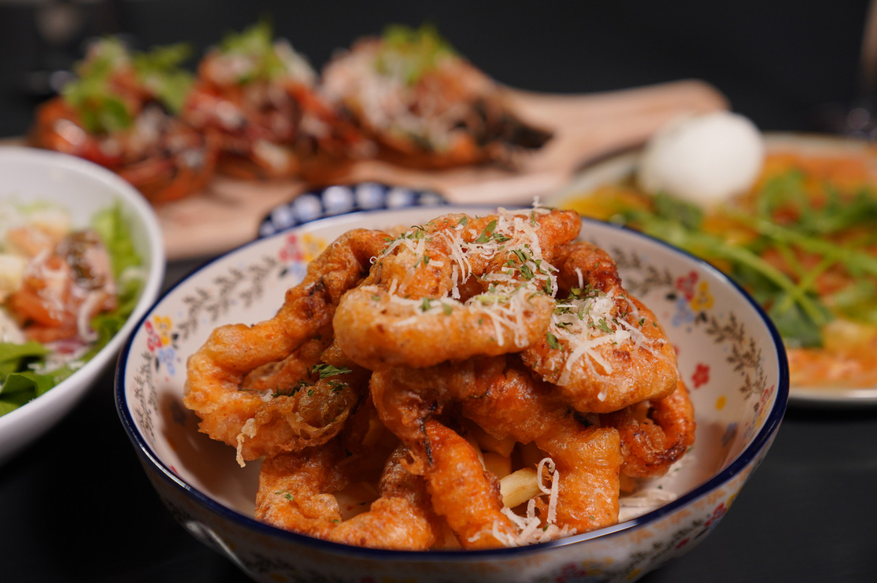 Cheongpa Vino jazz wine bar with antique mood