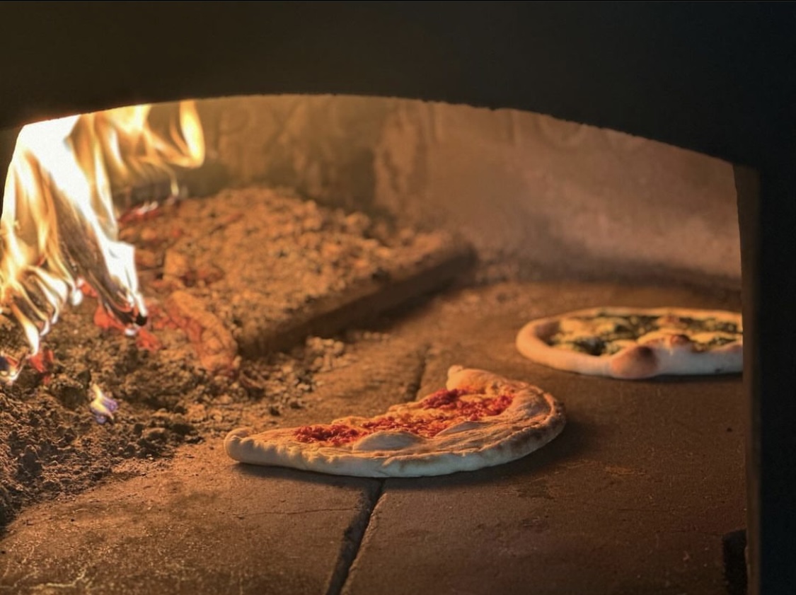 Numero Tres烤箱比萨，焦脆酥皮
