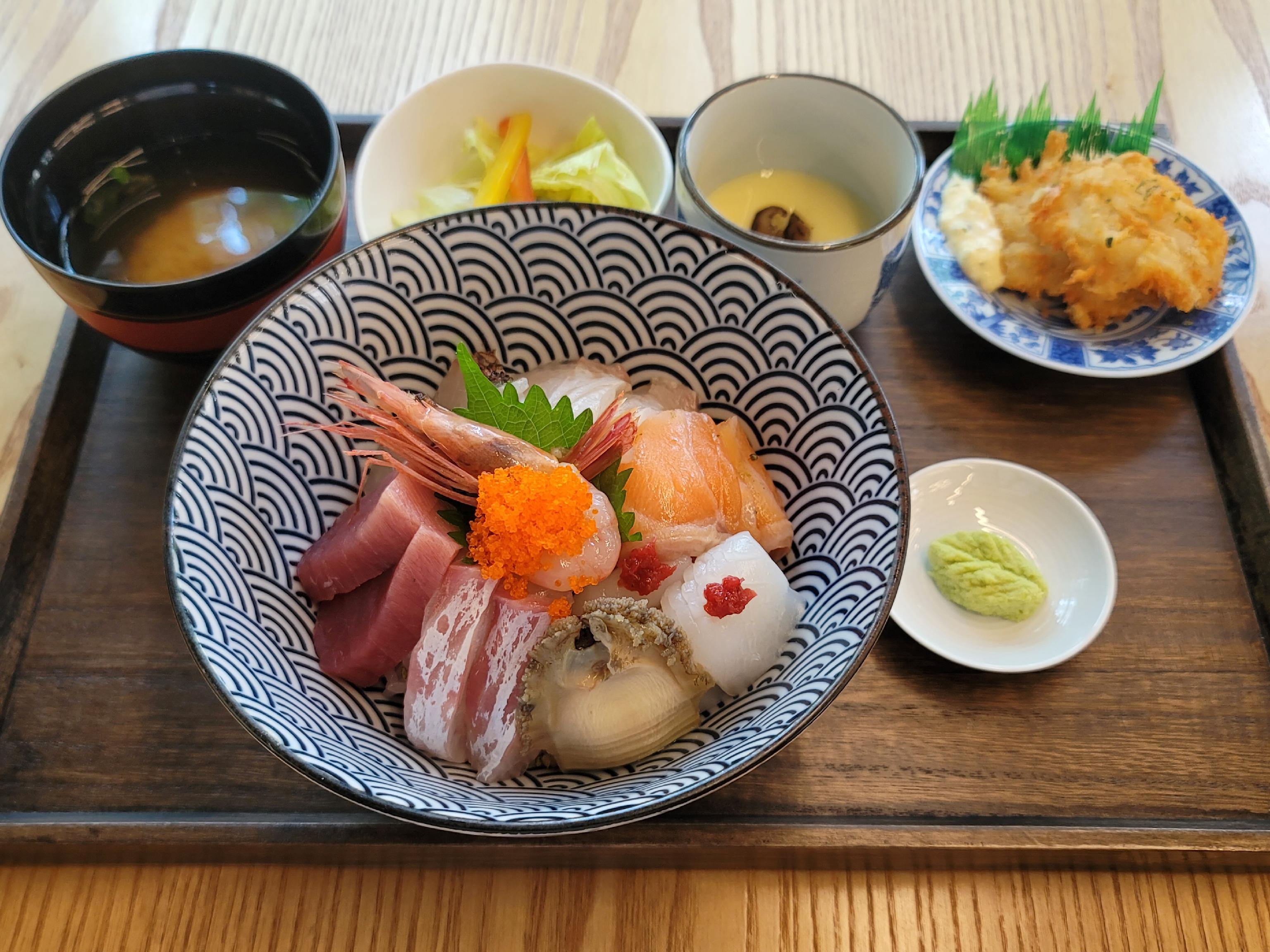 Dan Sushi water-aged sashimi and sushi set in Sindang