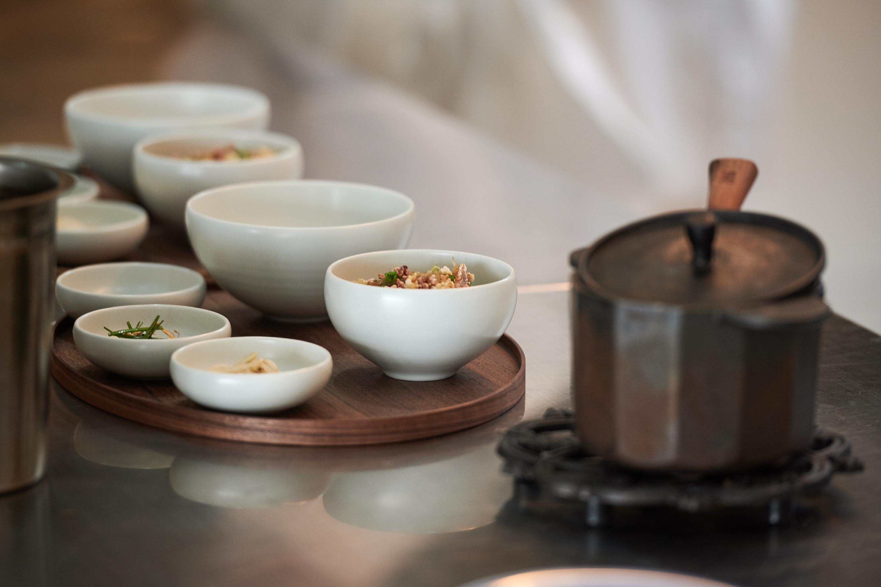 清潭のOLH EUMのモダン韓国料理盛り付け