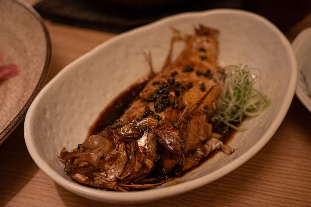 季節の和食が並ぶ韓屋のカウンター Shokudo Hab