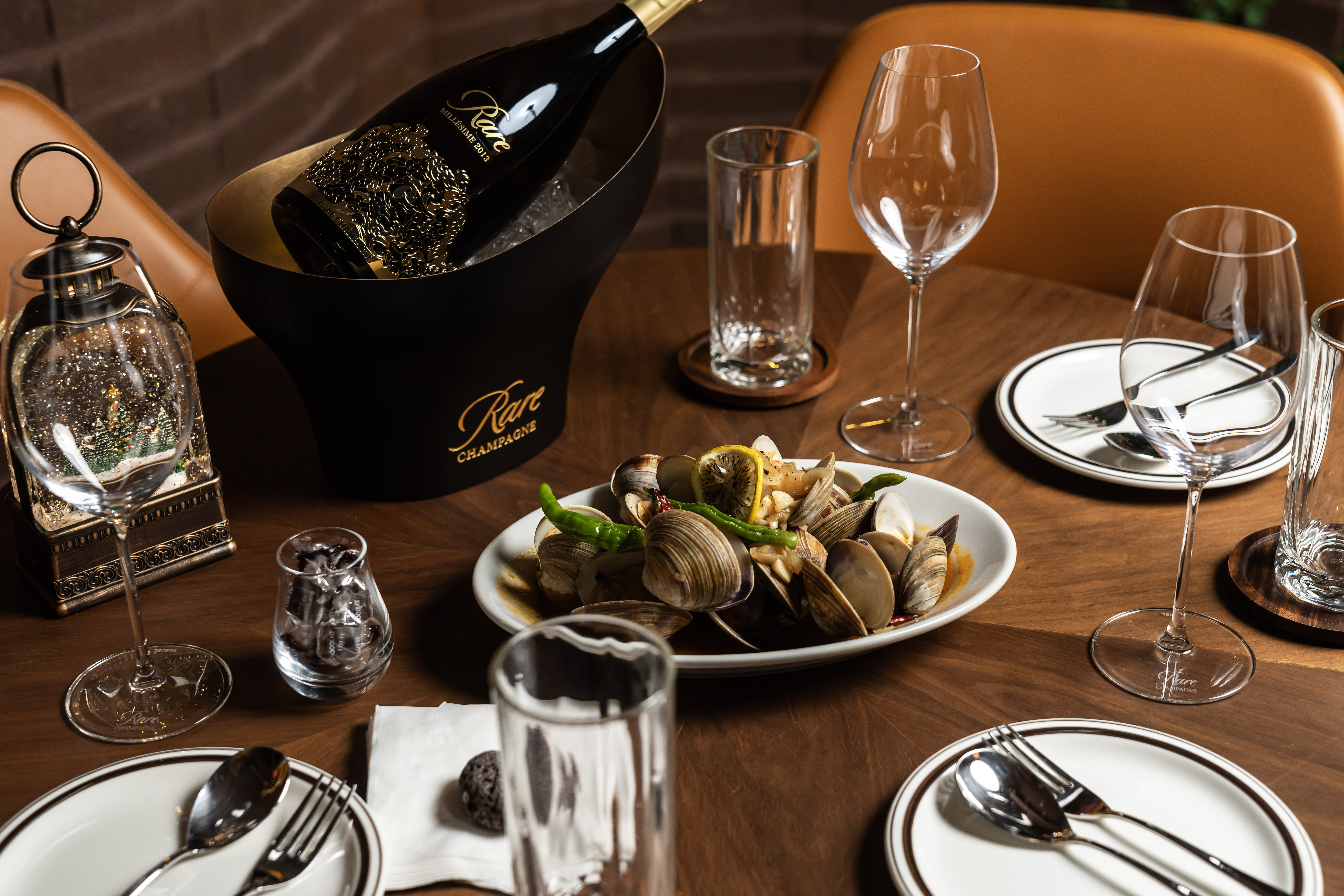 Banare 餐酒吧燭光桌與調酒