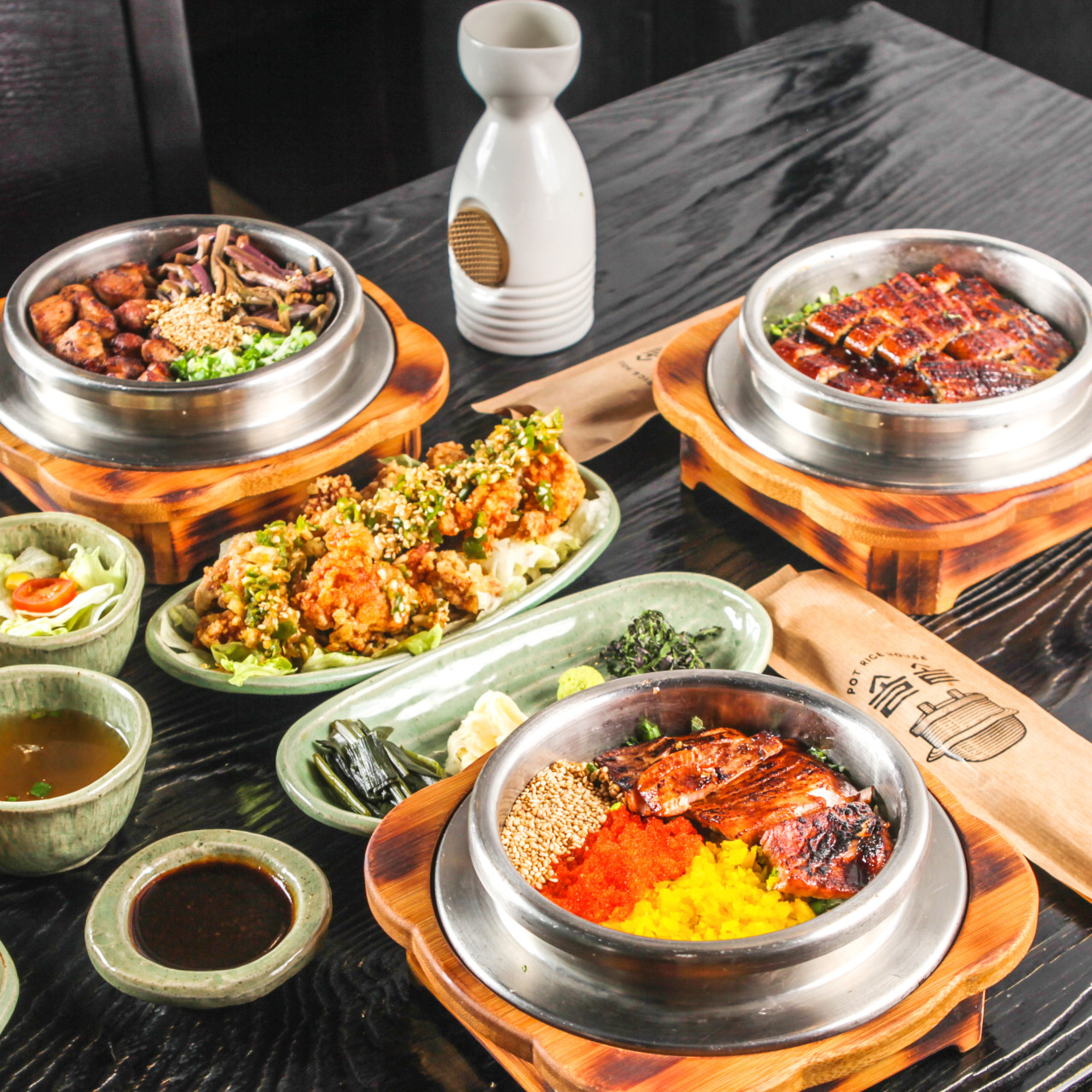 솔솥 大田敦山店石鍋飯搭配牛排及海鮮