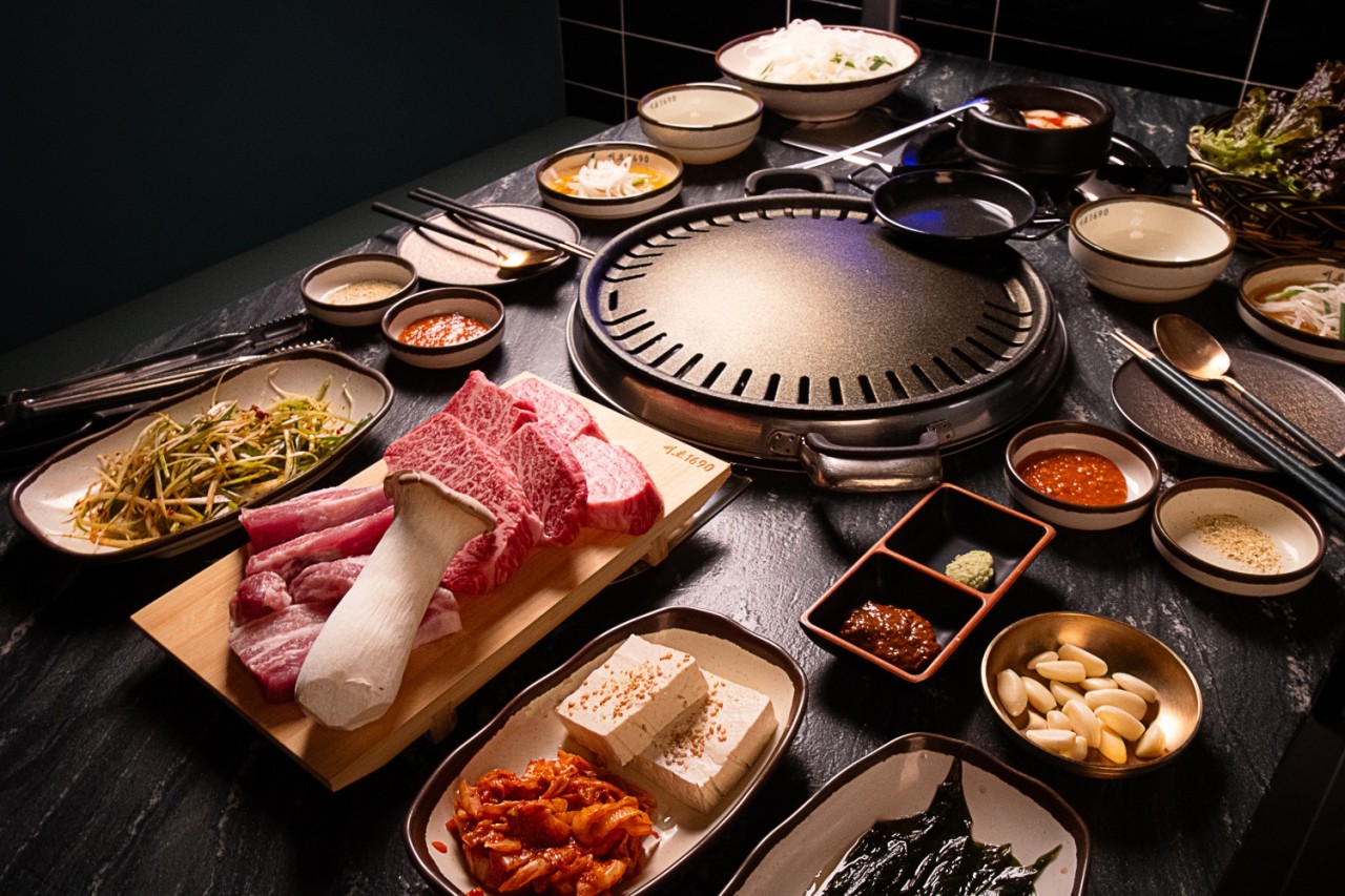 瑞草1690—広々として臭みのない食堂、チゲあり