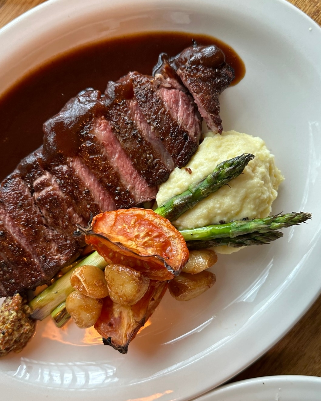 Nomore Blues pizza and pasta near Jeju City Hall