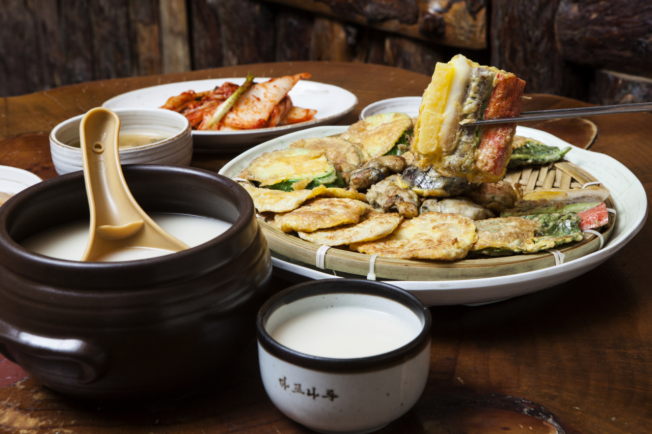 Mapo Naru Acro Branch Korean stew and seafood pancake