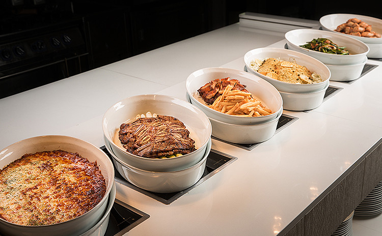 Cafe Shilla Stay Samsung 自助餐線，沙拉與熱菜
