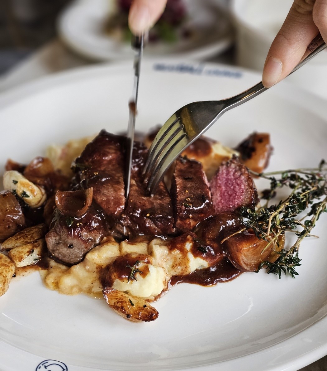 Meatball Lounge Samcheong terrace table with pasta and wine