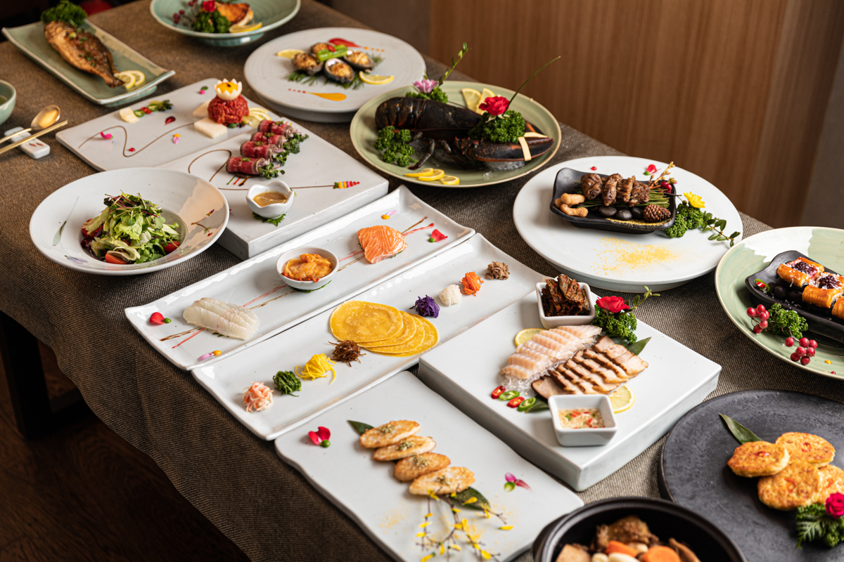 Joyangkwan韓定食包廂，完整套餐擺盤
