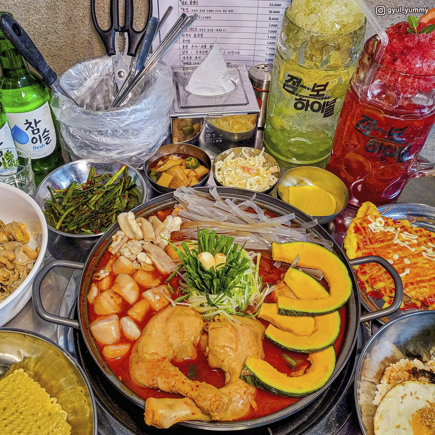 Euljiro Golmokjib Shinyoungsan retro dining room with large kimchi pancake