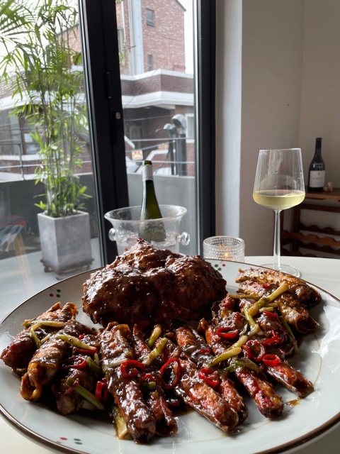 味道小镇 近首尔森林现代亚洲餐点