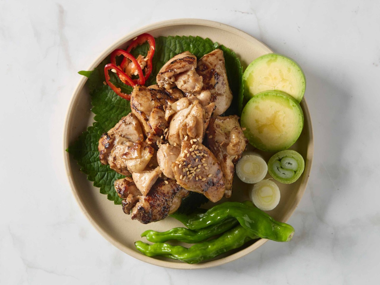 ザル焼き龍山路のザル炭火焼チキン