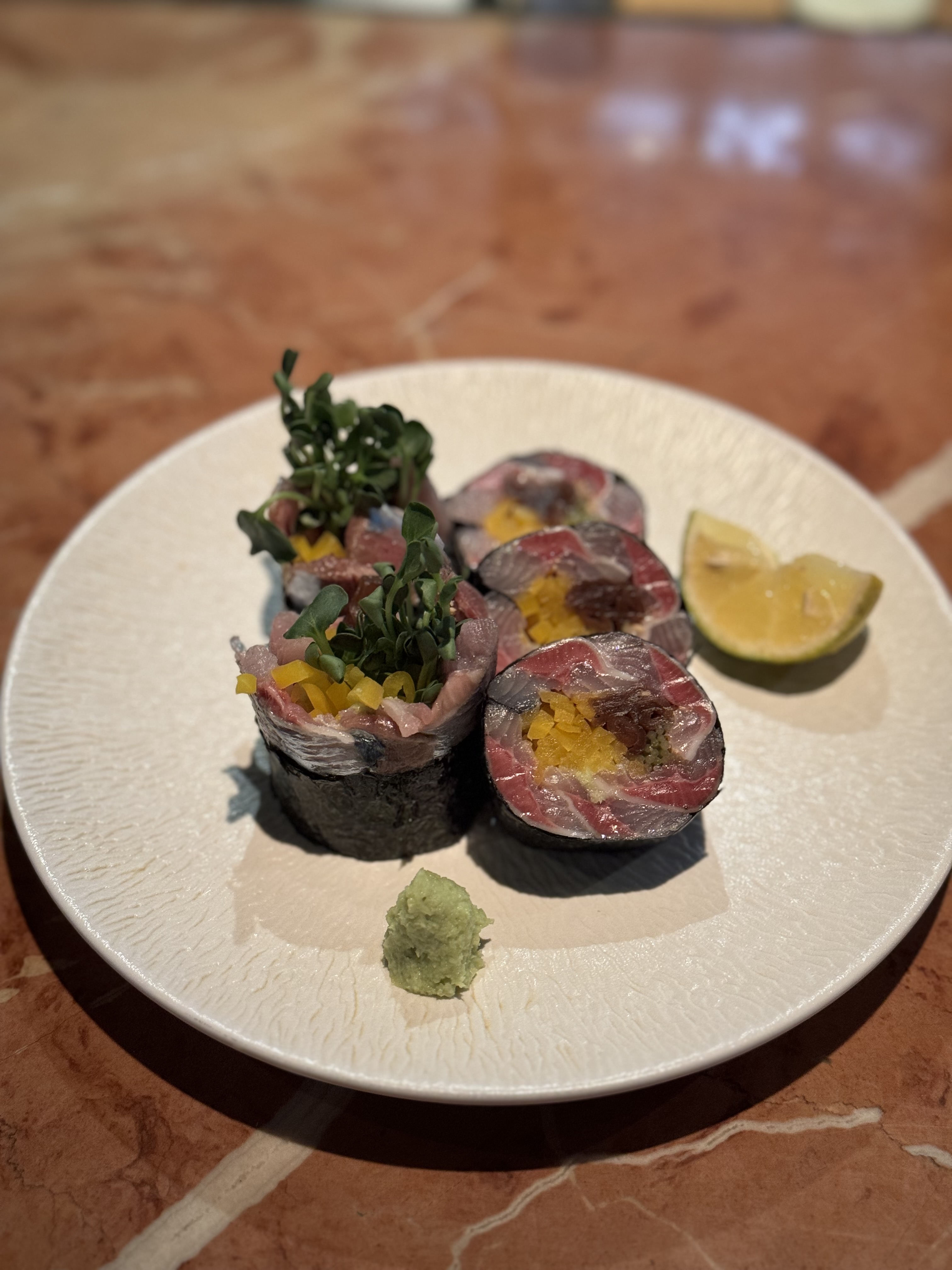 Usagi麻谷店的居酒屋吧台和炒面