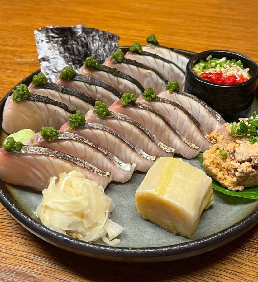 Peace Namyeong Mullae Location warm-lit dining bar interior