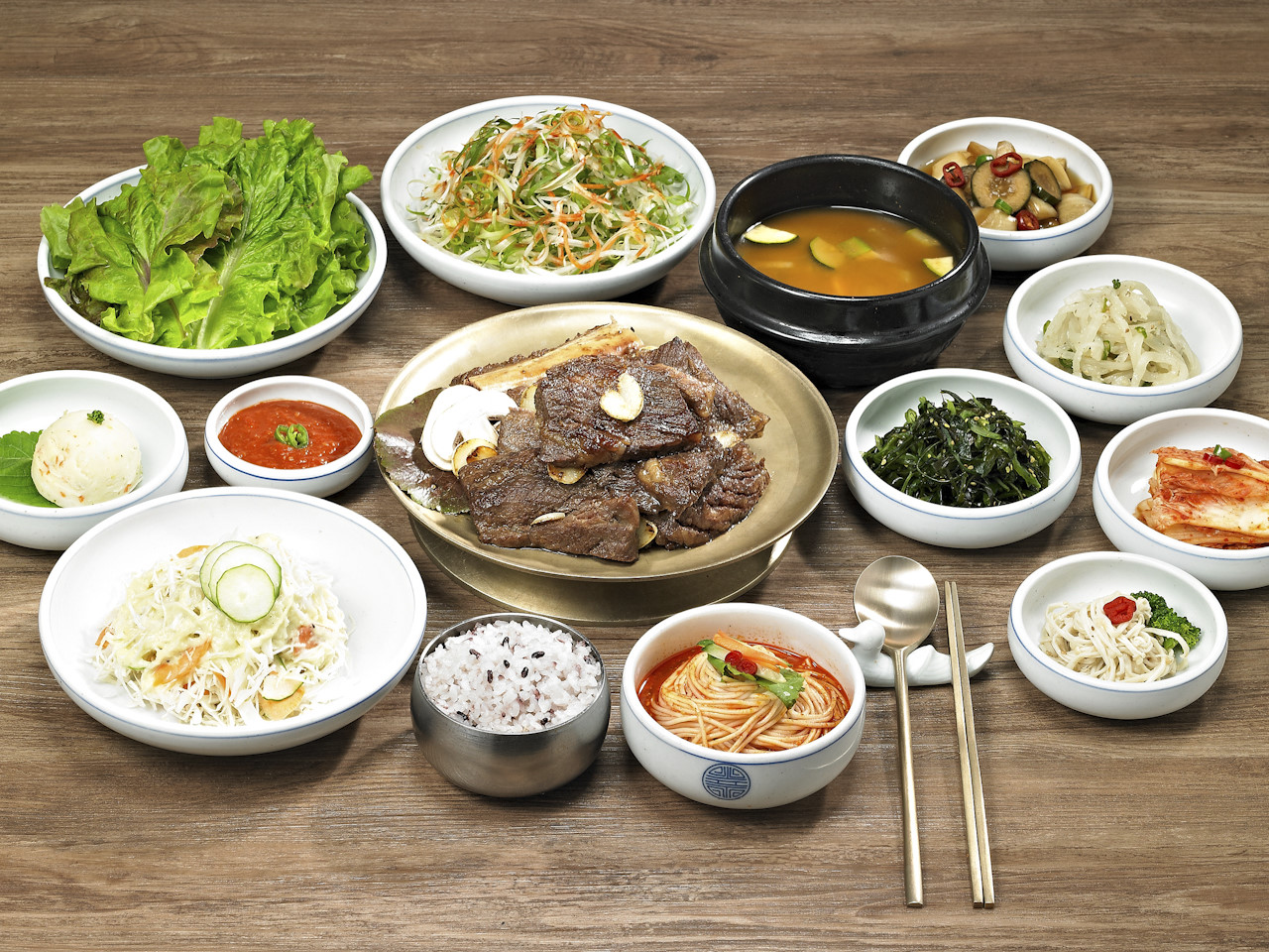 Wangbijib Cityhall charcoal grill table set near Gwanghwamun